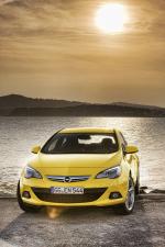 Opel Astra GTC 2011 года